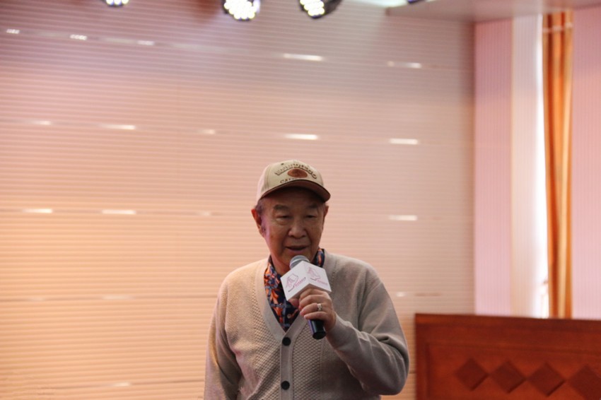 山歌大師湯明哲老先生發(fā)言_副本.jpg