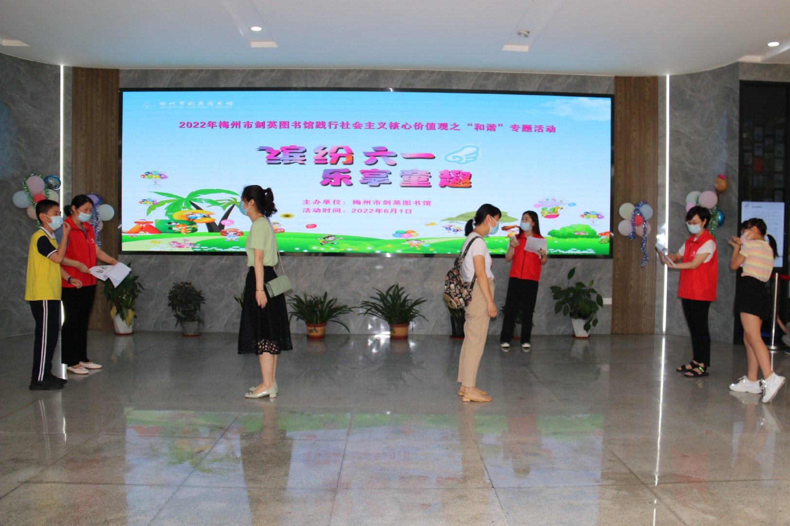 比劃1.jpg