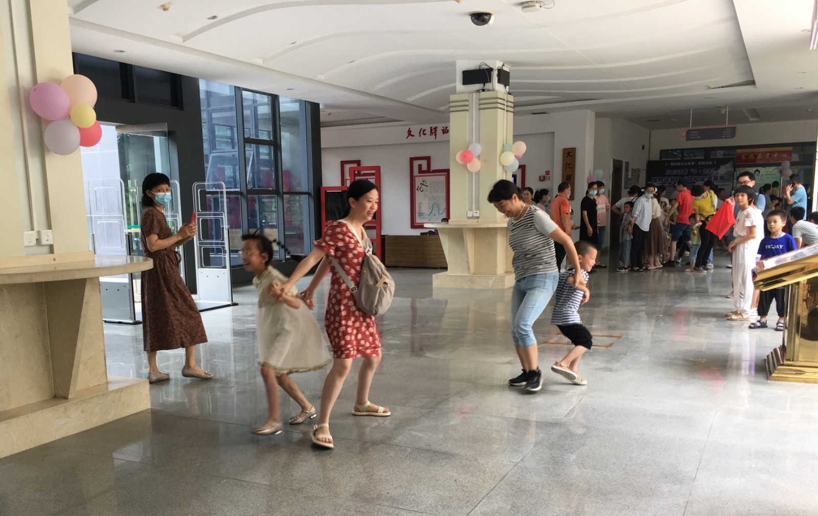 螃蟹賽跑1.jpg